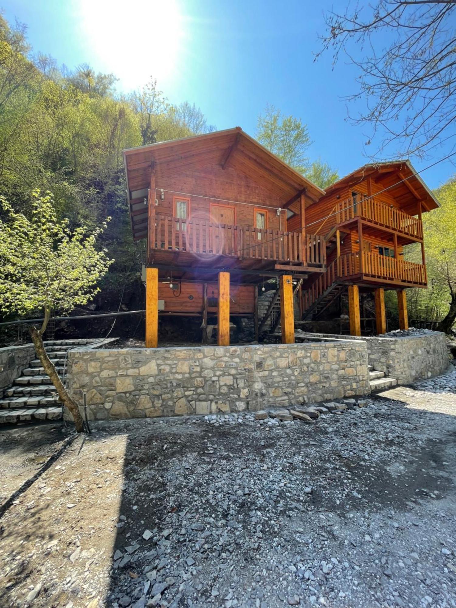 Guri I Lekes Guesthouse Moll' e Shoshit Exterior foto